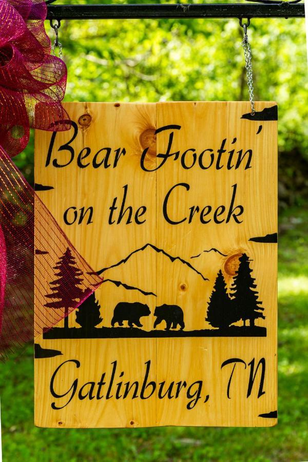Вилла Bear Footin' On The Creek Гатлинбург Экстерьер фото